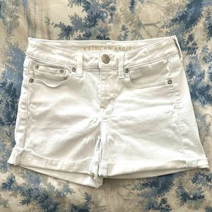 AE White CLEAN Midi Shorts
